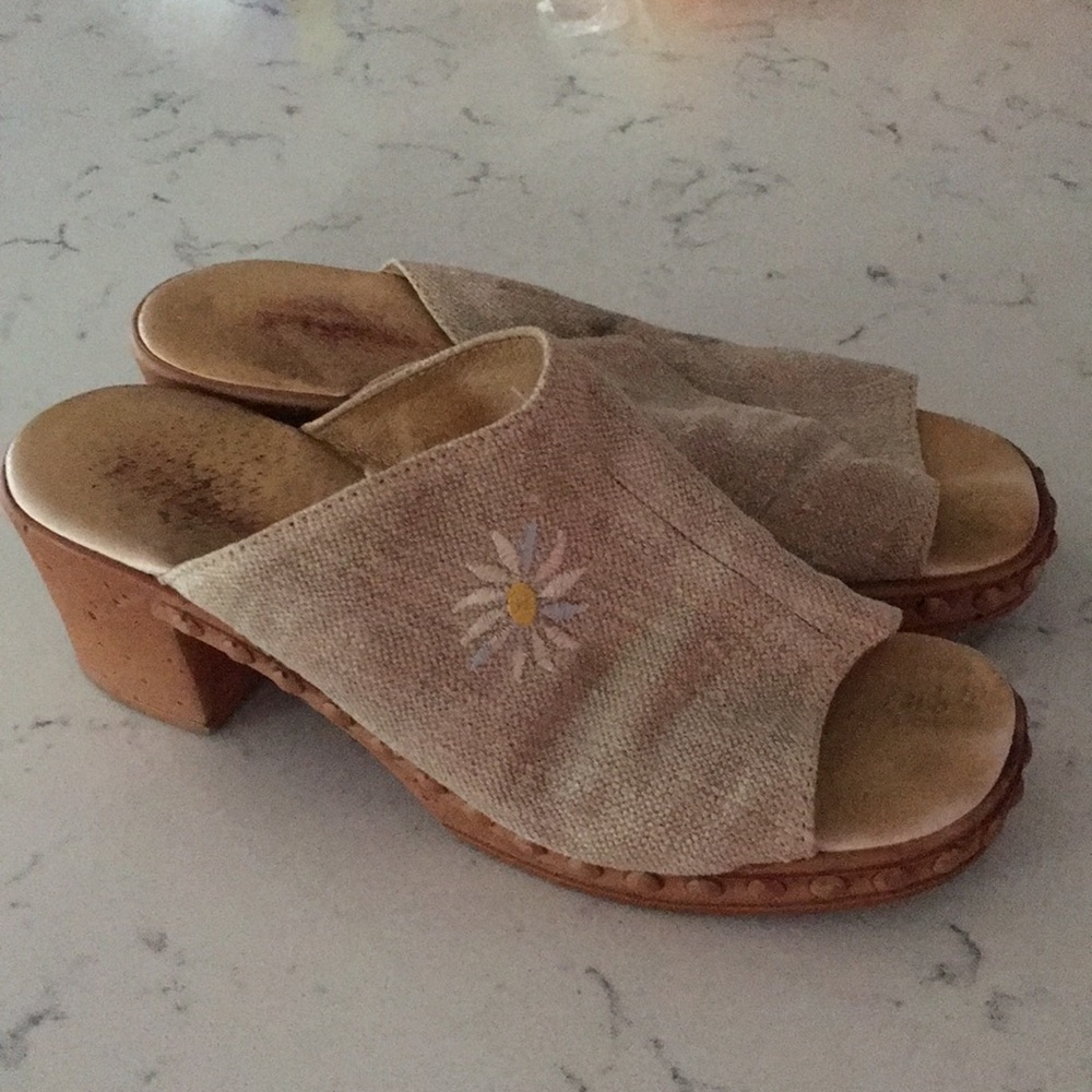 Women’s size 39 shoe. Uppsala by Portania.